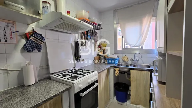 Piso en venta con inquilino en Rocafonda — 7