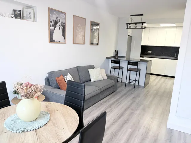 Piso moderno de 1 dormitorio con garaje y trastero en pleno centro de Pilar de la Horadada — 9