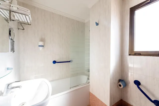 ACTIVO HOTELERO CON POTENCIAL DE INVERSIÓN Y RECONVERSIÓN – CEBREROS, ÁVILA — 43