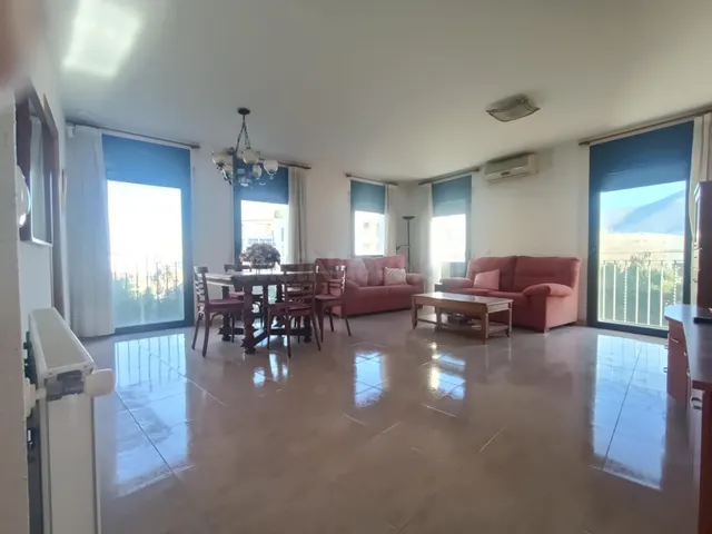 EXCLUSIVO APARTAMENTO EN EL CENTRO DE ROSES - foto 4