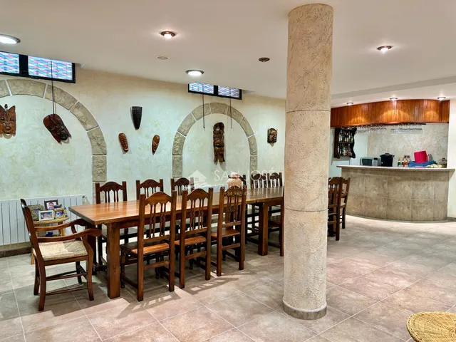 SE VENDE CASA EN MUY BUEN ESTADO EN EL CENTRO DE ASPE — 30