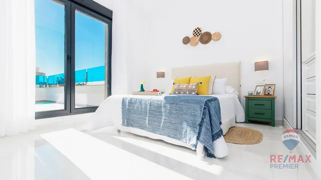 ¡Chalet individual nuevo a la venta en Vistabella Golf Orihuela! — 4