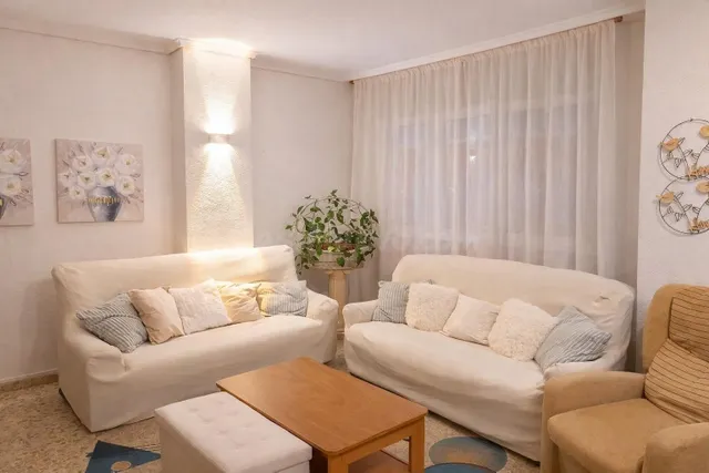 Oportunidad única: vivienda con balcón y galería privada - foto 2