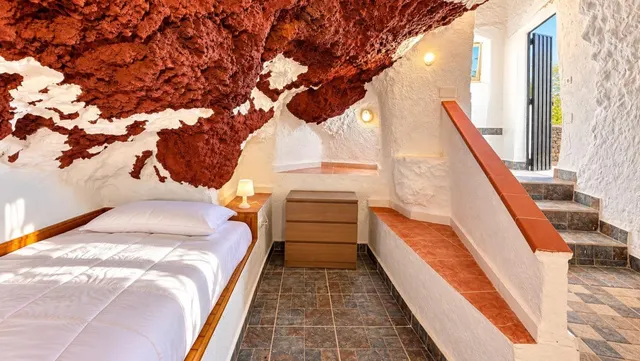 Finca exclusiva en Vilaflor · 2 viviendas, viñedo, bodega y piscina — 73