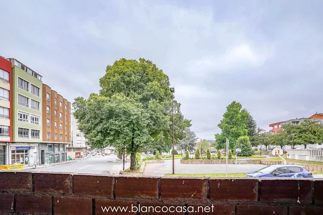 ! Bajo y Sótano en Venta en Calle Xílgaro - Carballo - foto 2