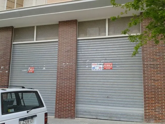 ZONA con gran facilidad aparcamiento.