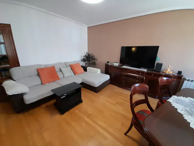 AMPLIO PISO CON TERRENO ADICIONAL EN CACABELOS.  109.000 € — 14