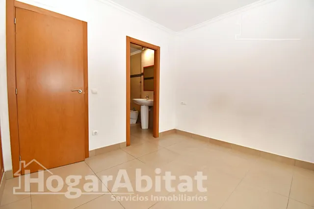 Espacio y libertad al aire libre en esta cómoda planta baja con terraza y patio — 23