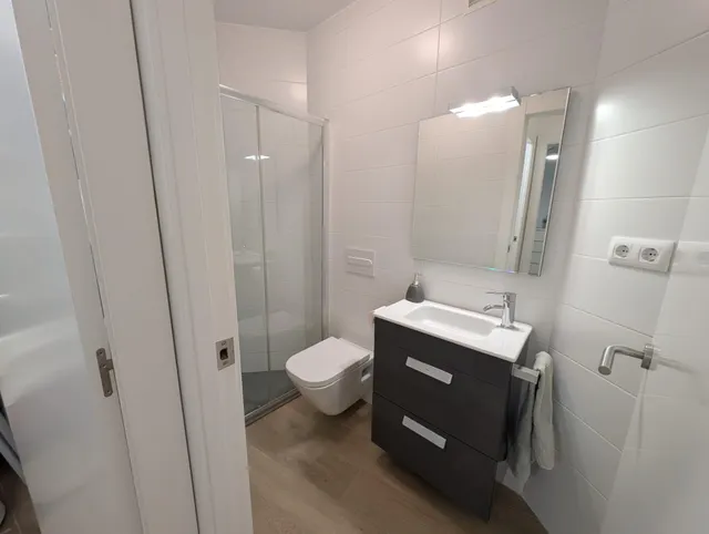 Exclusivo Piso con Gran Terraza Privada en Situación Inmejorable Tortosa — 13