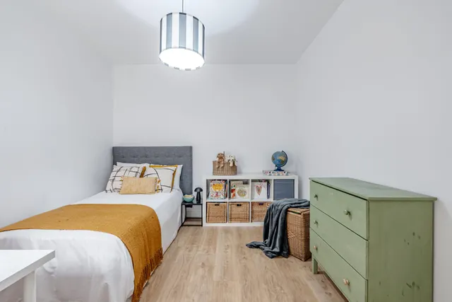 VIVIENDA REFORMADA Y MUY LUMINOSA EN RETIRO — 19