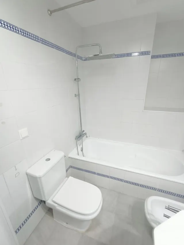 Amplio Duplex en el Barrio Santa María — 28