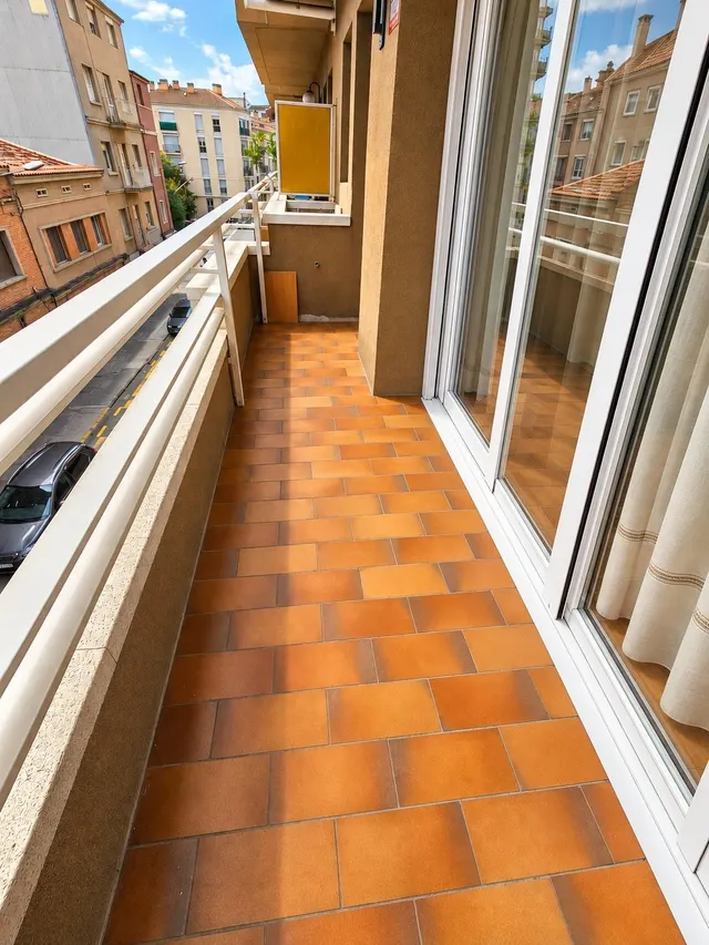 Piso de 4 habitaciones con ascensor en Manresa — 7