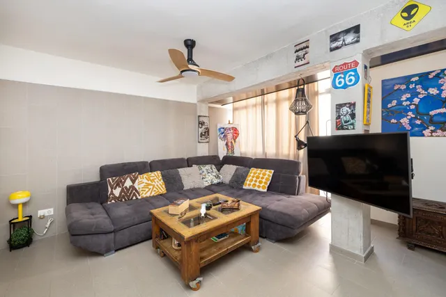 Piso Reformado en Zona Comercial y Universitaria de Granada - €330,000 — 4