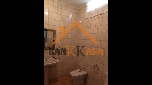 SE VENDE CASA CON LOCAL ABAJO EN FIÑANA ZONA CENTRO — 36
