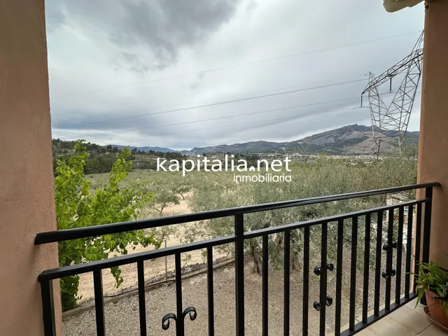 Chalet a la venta en Cocentaina, Alicante. — 40