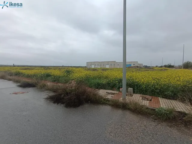 Terreno industrial de 4.096 metros — 16