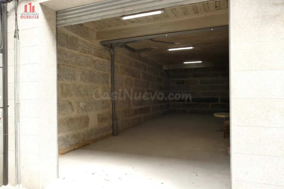LOCAL COMERCIAL DIAFANO EN LA ZONA DE O COUTO