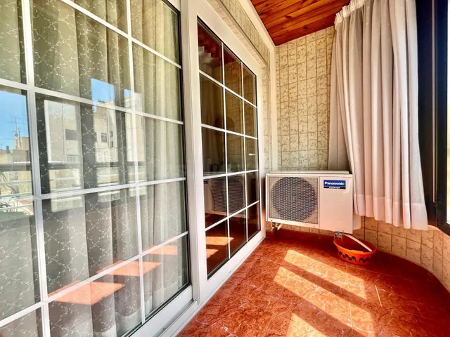 Amplia vivienda de 3 dormitorios en pleno centro de Torrevie - foto 4