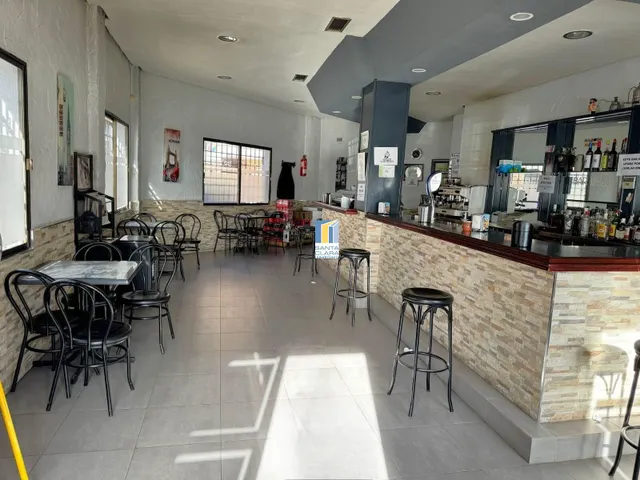 CAFÉ - BAR EN VENTA EN ZONA LAS VEGAS, JUNTO A LAS OFICINAS DE EMPLEO, ZAMORA CAPITAL. — 3