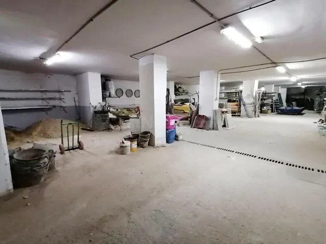 Amplio Local Comercial en el Corazón de Cáceres - foto 4