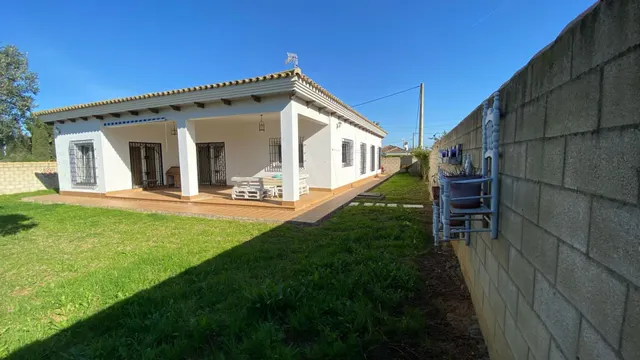 CHALET EN EL PAGO MELILLA SOLO TEMPORADA DE VERANO — 11
