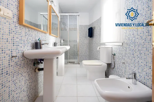 MARAVILLOSA CASA  A POCOS MINUTOS DEL CENTRO DE LA ZUBIA — 35