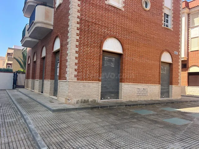 ¡EN LA RIBERA! EXCELENTE LOCAL COMERCIAL A 190 METROS DEL MAR — 2
