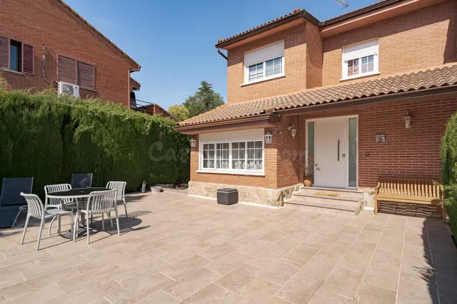 Exclusivo chalet pareado con piscina privada y parcela de 50 - foto 4