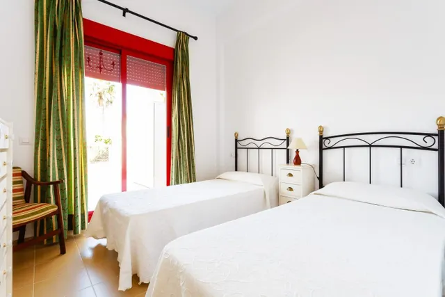 VIVIENDA EN EL CAMPO DE GOLF CON TODO TIPO DE LUJOS — 14