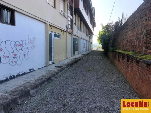 Atractivo local comercial en venta, Torrelavega. - foto 4