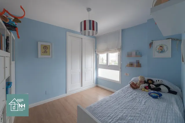 Piso de 154 m2 reformado, 4 dormitorios, luminoso y con trasteros en avenida de Andalucía — 28