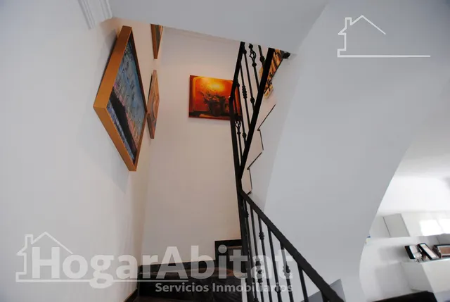 ADOSADO SEMINUEVO CON TERRAZA Y GARAJE — 37