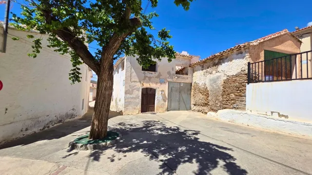 ¿Buscas espacio sin límites? 400 m2 de puro potencial en el  - foto 4