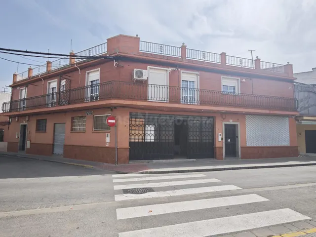 Edificio completo en el corazón de San José de la Rinconada 