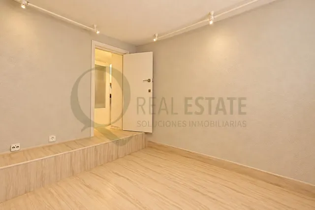 Chalet independiente a 100 m del mar con jardín y piscina en Cabo de las Huertas. — 37