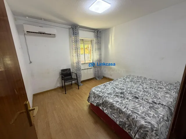 PISO DE DOS DORMITORIOS CON TERRAZA EN ABRANTES - foto 4