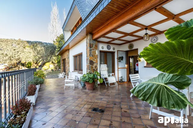 CASA A 4 VENTS A L'AIRESOL D — 19