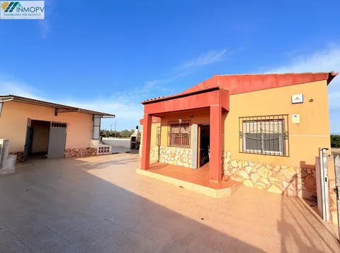 CHALET CON GRAN FINCA RÚSTICA A UN PASO DE VINARÒS