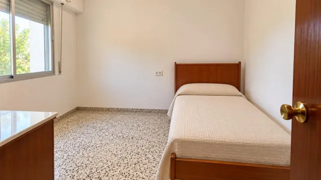 Vivienda unifamiliar con dos viviendas independientes, terraza y almacén en Cañada — 13