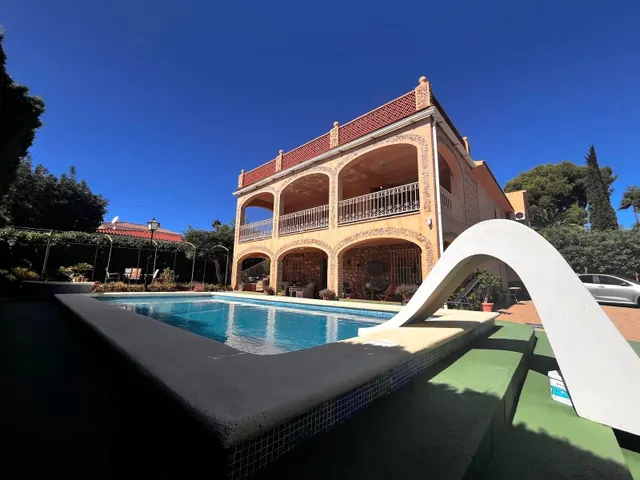 MAGNIFICO CHALET INDEPENDIENTE CON APARTAMENTO DE INVITADOS, PISCINA PRIVADA, GARAJE, BARBACOA, BUENAS VISTAS Y MUCHO MAS — 2