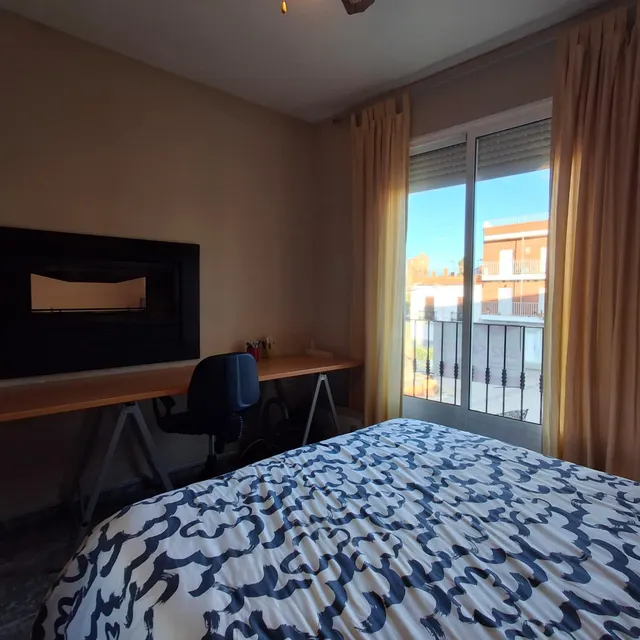 VIVE EN EL CENTRO: PISO CON ENCANTO EN LA PLAZA — 33