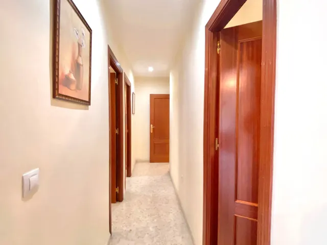 PISO RENTA LIBRE MUY LUMINOSO CON GARAJE Y 3 DORMITORIOS MUY BIEN SITUADO EN AVDA. PUERTA DEL SUR — 16