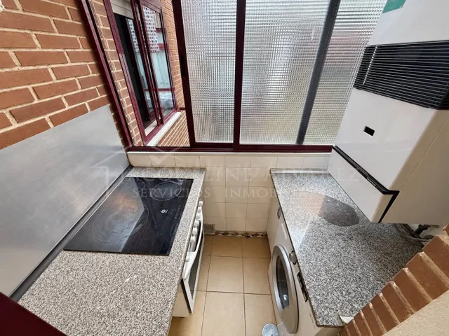 PISO DE 3 DORMITORIOS EN URBANIZACION CON PISCINA - foto 5