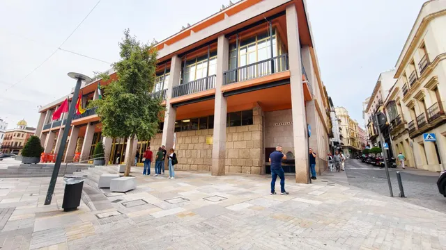 ¡¡ PISO EN PLENO CENTRO DE CÓRDOBA, AMUEBLADO Y CON TRASTERO !! — 24