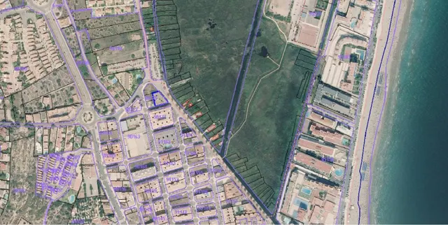 Edificio en obra parada en Llandells (Peñíscola) con proyecto para 39 viviendas y locales — 2