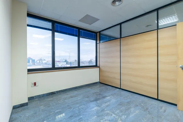 OFICINAS EN PUERTO  DE SAGUNTO — 18