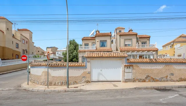 CASA DE 3 DORMITORIOS 2 BAÑOS EN SAN MIGUEL DE SALINAS ( ALICANTE ) — 7