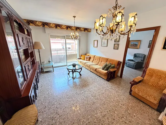 Vivienda de cuatro dormitorios en el centro de Alicante - foto 2