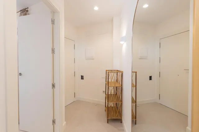 ¡exclusivo apartamento en primera linea de playa con reforma integral de alta gama! — 30