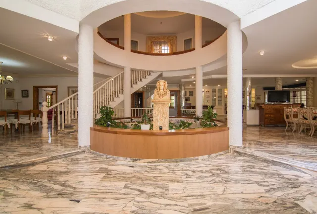 ¡villa de lujo con jardín botánico, piscina y pista de tenis en alzabares! — 18